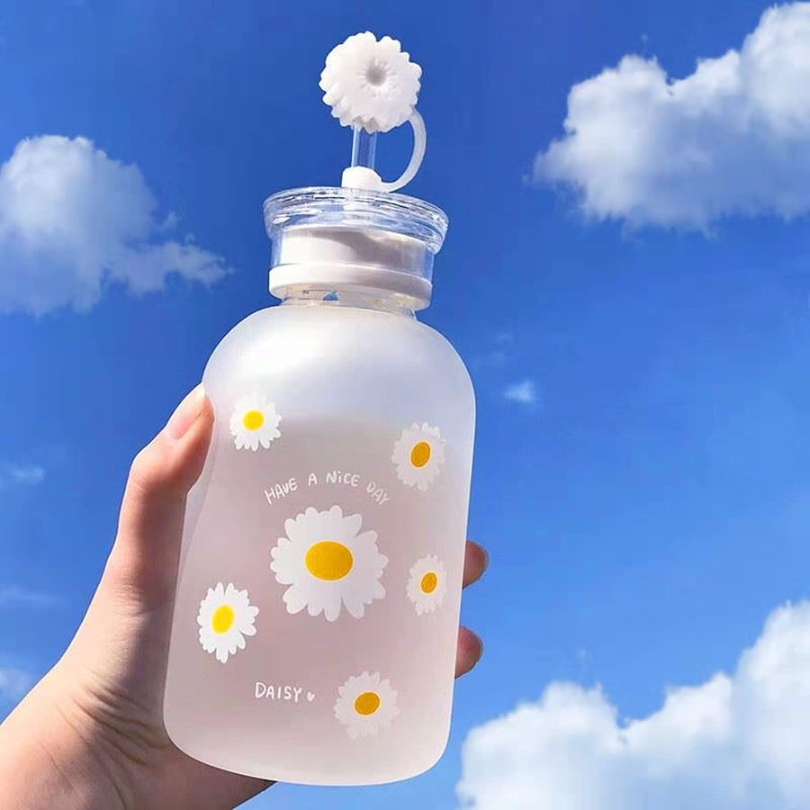 Cute Water Bottles Kawaii Aesthetic Water Bottles Milk Juice Daisy Glass Water Cup for Girls, Straw and 2 Lids, 16 oz (Four flower)