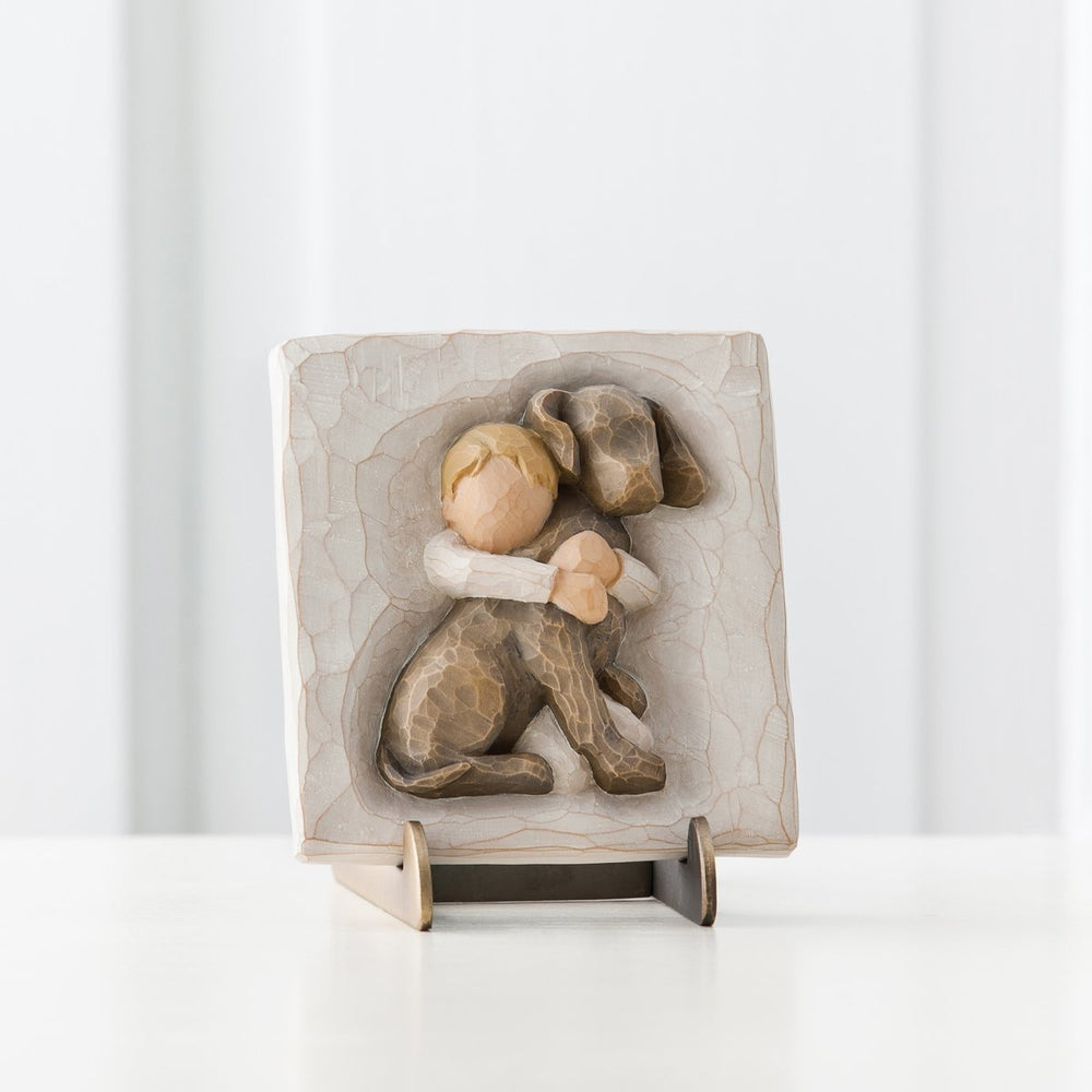 Hug Plaque, Sculpted Hand-Painted bas Relief