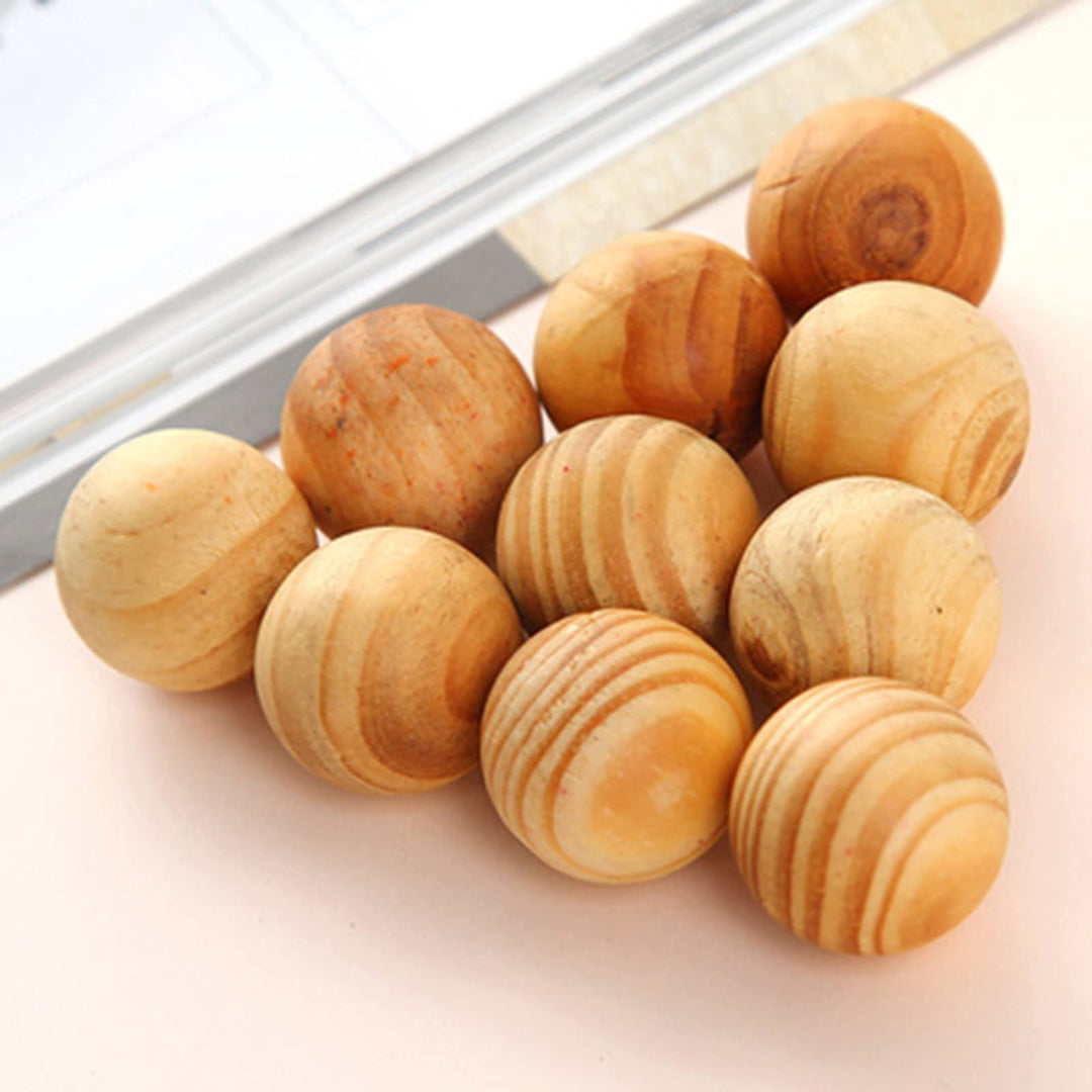 Cedar Blocks for Clothes Storage, Large Cedar Balls, 100% Natural Aromatic Cedar Wooden Balls 50Pcs with 5 Satin Bags
