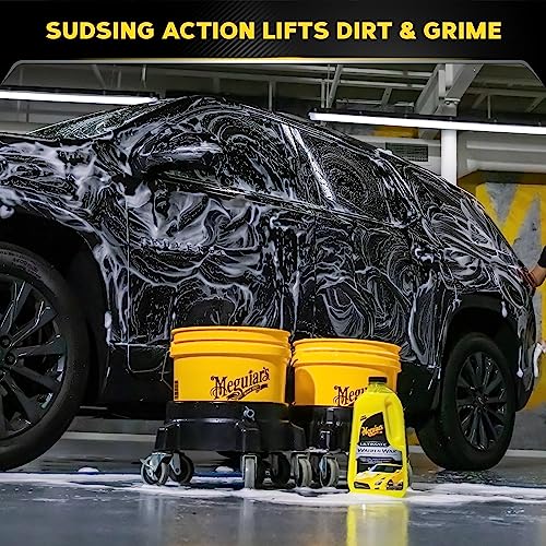 Meguiar&#39;s Ultimate Wash &amp; Wax - Premium Car Wash Soap and Wax Cleans Paint, Adds Gloss and Shine, and Leaves Behind Additional Wax Protection, Wash Wax Combo - 2 in 1 Car Wash, 48 Oz