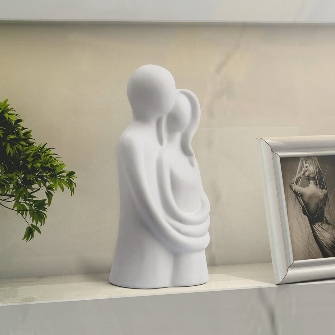 Hugging Couple Sculptures Home Decor Modern Romantic Love Statue for Office Bookshelf Desktop Decorations (Hugging Couple White)