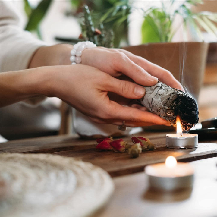 ESPOIR &amp; AMOUR White Sage 4 - 6 Spiritual Sage Sticks for Smudging, Healing and Ritual - Hand-Tied Sage Smudge Sticks to Cleanse Negativity - Sustainably Harvested 4 Inch Californian Sage Bundle
