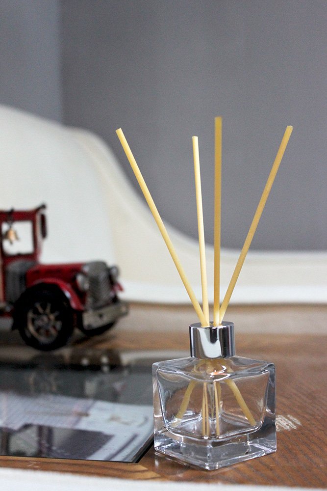 Feel Fragrance Glass Diffuser Bottles with Silver Caps 