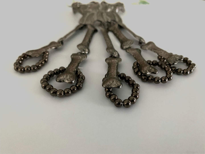 Halloween Wristband Skull Fingers Metal Skeleton Hand Bracelet with Ring for Women and Men on Party(black)