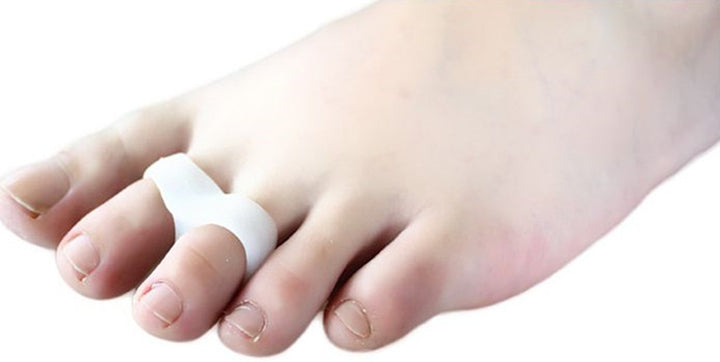 AnHuaUnisex Small Toe Soft Silicone 2 Holes Orthotics Bunion Tail Toe Straightener Separator Shield Protector Spreader Corrector Adjuster Foot Pain Relief