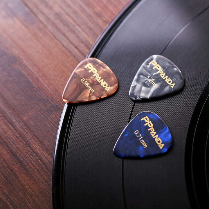 Guitar Picks 32pcs, Guitar Plectrums For Your Electric, Acoustic, or Bass Guitar 0.46 0.71 0.96 1.2mm