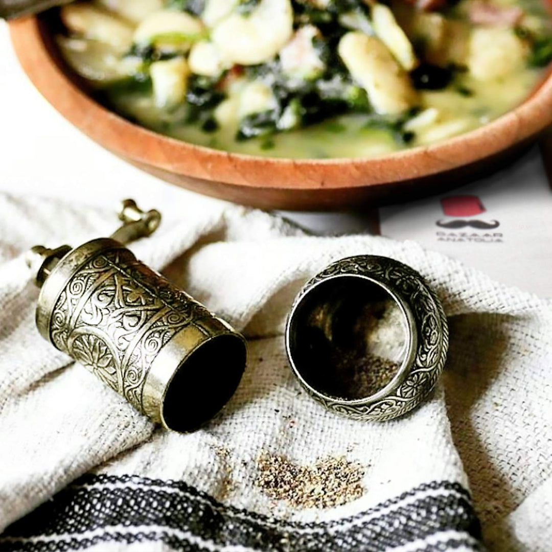 Turkish Pepper Mill Grinder Refillable Spice 4.2 Manual Crank Handle (Antique Gold)