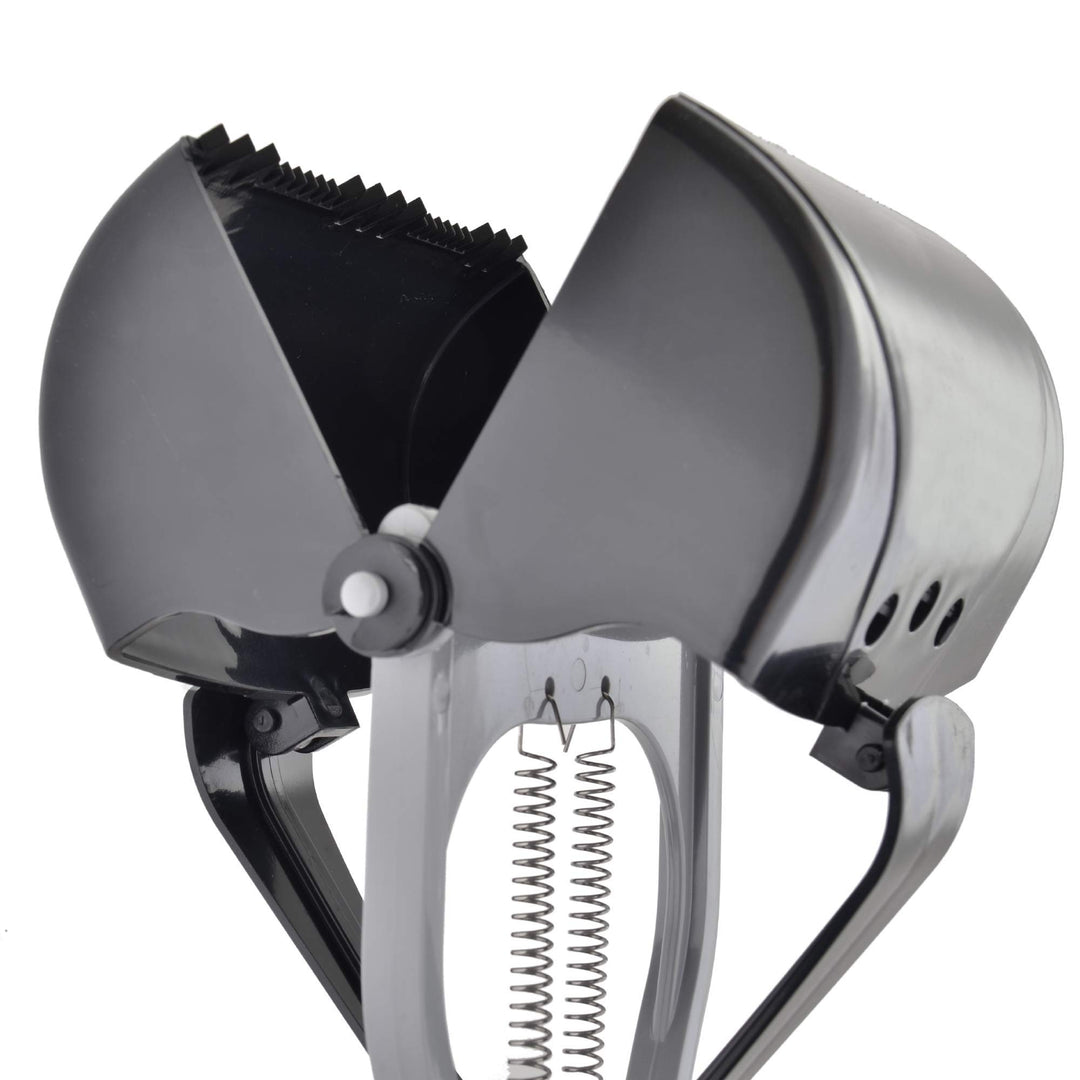 Nature&#39;s Miracle Jaw Scoop, Medium, Black &amp; Red (P-6007)