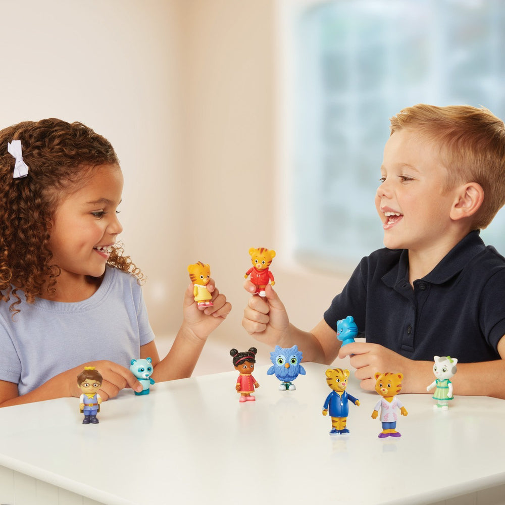 Friends & Family Figure Set (10 Pack) Includes: Daniel, Friends, Dad & Mom Tiger, Tigey & Exclusive Figure Pandy [Amazon Exclusive]