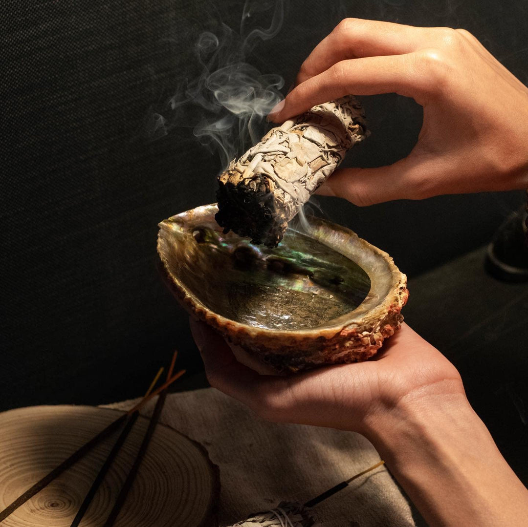 ESPOIR &amp; AMOUR White Sage 4 - 3 Spiritual Sage Sticks for Smudging, Healing and Ritual - Hand-Tied Sage Smudge Sticks to Cleanse Negativity - Sustainably Harvested 4 Inch Californian Sage Bundle