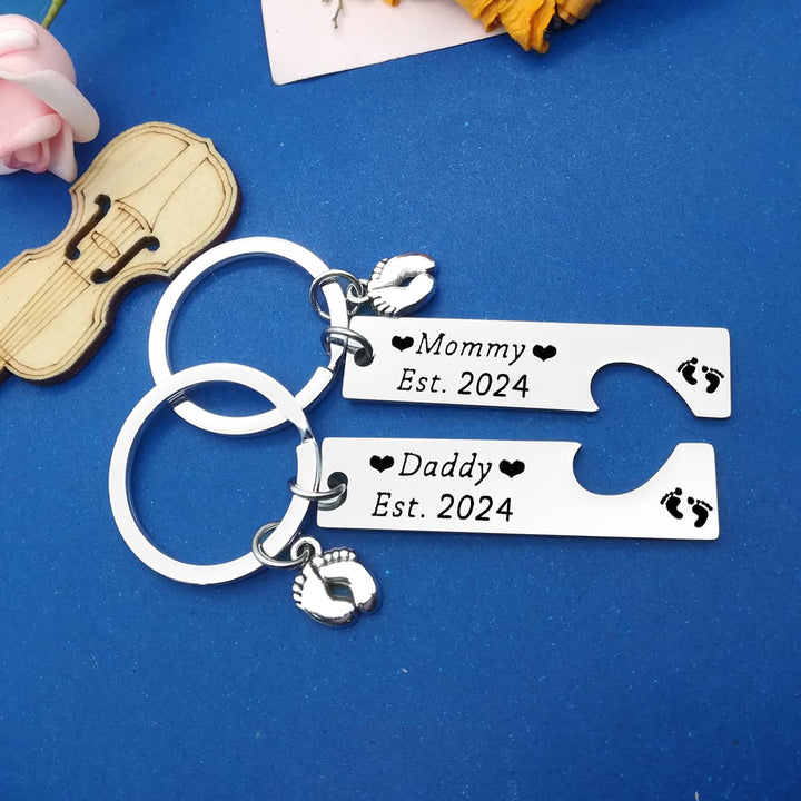 Pregnancy Announcement Gifts Mommy and Daddy Est 2024 Keychain Set New Parents Gift Mom to be Gift Parents to be Keyrings First Time Dad Gifts New Mom Jewelry