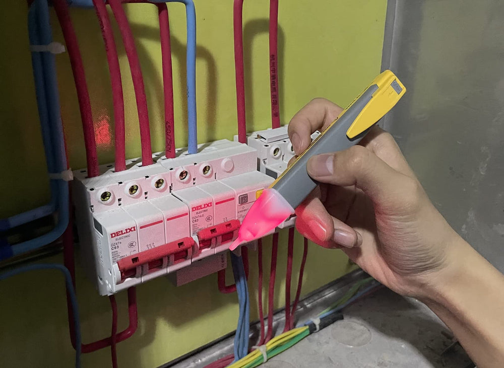 Non-Contact Voltage Tester Tools,LED Flashlight,Buzzer 