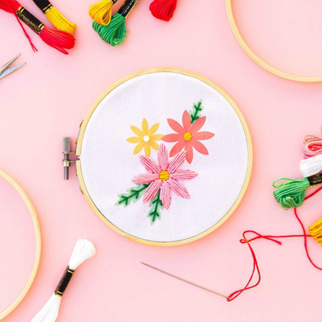 12 Pieces 3 Inch Embroidery Hoops Bamboo Circle Cross Stitch Hoop Ring for Embroidery and Cross Stitch, Mini Embroidery Hoop Suitable for DIY Decoration