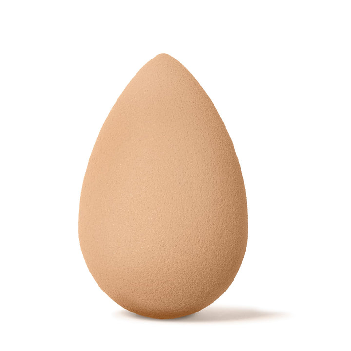 Beautyblender® | Nude Beige Beauty Blender Makeup Sponge, Super-Soft Foam Easily Blends Foundations, Powders & Creams, Made in USA, Reusable, Washable, Streak Free Application, Vegan, Cruelty Free