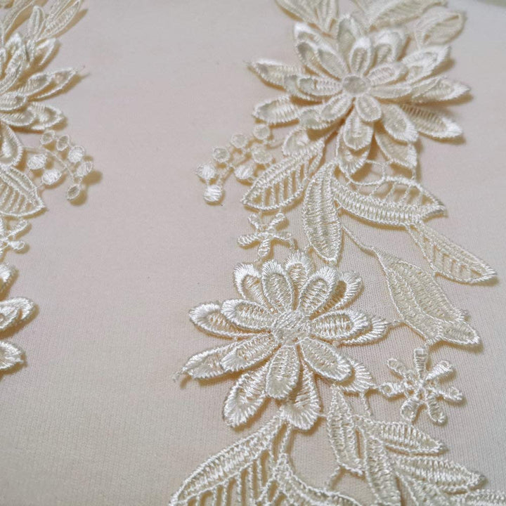 1 Pairs of Three-Dimensional Flowers Embroidered Water-Soluble Lace on Flower DIY Wedding Dress Headwear Accessories (Champagne Color)