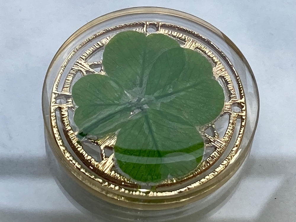 Real Four Leaf Clover Good Luck Pocket Token, Preserved, 1.25”, Including Metal Ornament (Magic Circle of The Sun)