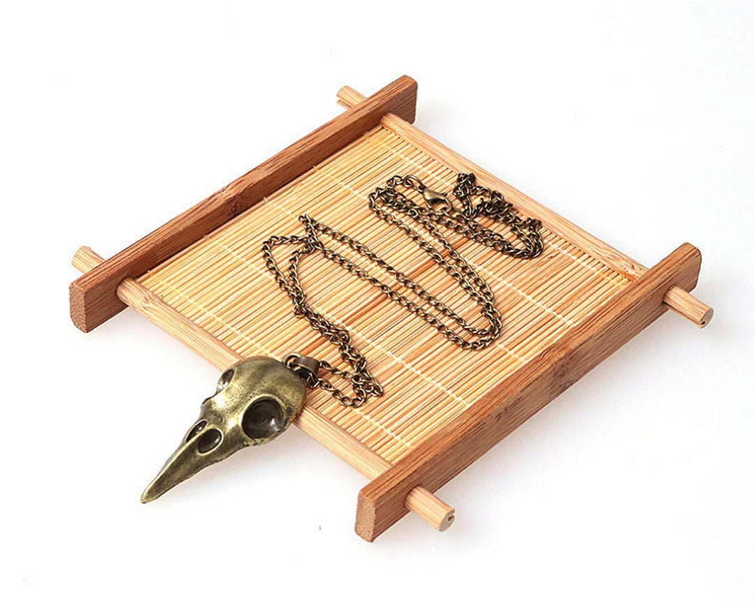 Cathercing Crow Skull Pendant Necklace for Men on Halloween Boys Skull Necklace Chain Jewelry Necklaces for Women Festival Ornament (Bronze)