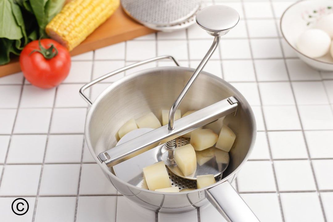 Food Mill 18/10 Stainless Steel Fruit Vegetables Grinder Large 2 Quart Capacity 4 Milling Discs Dishwasher Safe