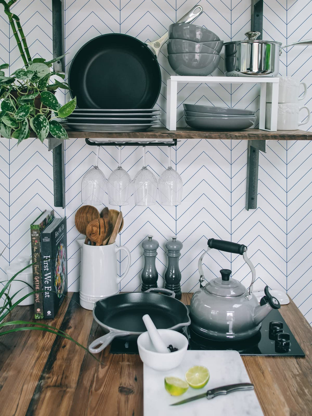 Peel and Stick Wallpaper Boho Wallpaper Modern Stripes Wallpaper for Bedroom Herringbone Wallpaper Blue and White Wallpaper Geometric Wallpaper Self-Adhesive Wallpaper Waterproof Wallpaper 17.7”×118 “