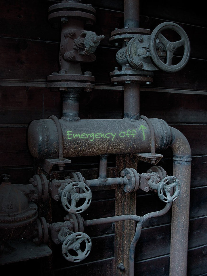 SAKURA Solid Glow-In-the-Dark Paint Markers - Permanent Marker Paint Pens - Window, Wood, &amp; Glass Marker - Glow In the Dark Paint - 1 Pack