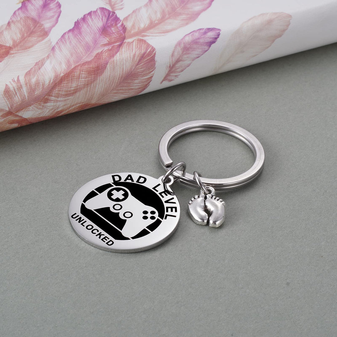 New Expecting Dad First Time Father&#39;s Day, Daddy to be, Soon to be New Dad Announce Pregnancy, Dad Unlocked Key Chain with Baby Footprint Charm