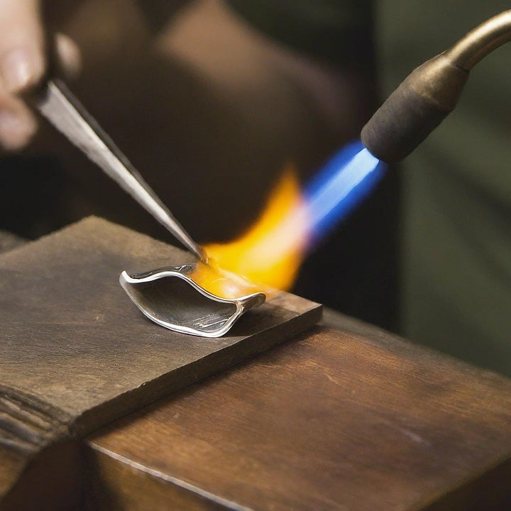 Plumb Silver Jewelry Solder Easy, Medium or Hard … (Medium Solder) / Plomada para joyería de plata Soldadura fácil, media o dura ... (soldadura media)