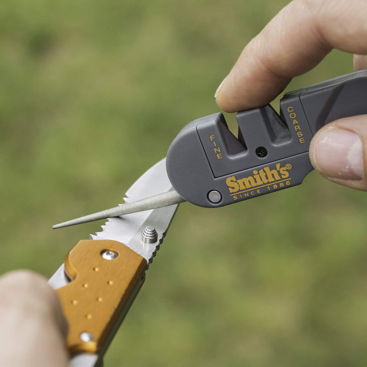 Smith&#39;s PP1 Pocket Pal Knife Sharpener Preset Carbide &amp; Ceramic Stone Sharpeners Fold-Out Diamond Coated Rod Outdoor Hunting Knife &amp; Hook Sharpener, Handheld, Compact, Lightweight, Multiuse