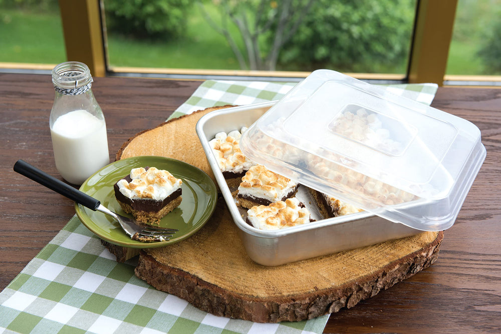 Natural Aluminum Commercial Square Cake Pan with Lid, Exterior 9.88 x 9.88 Inches
