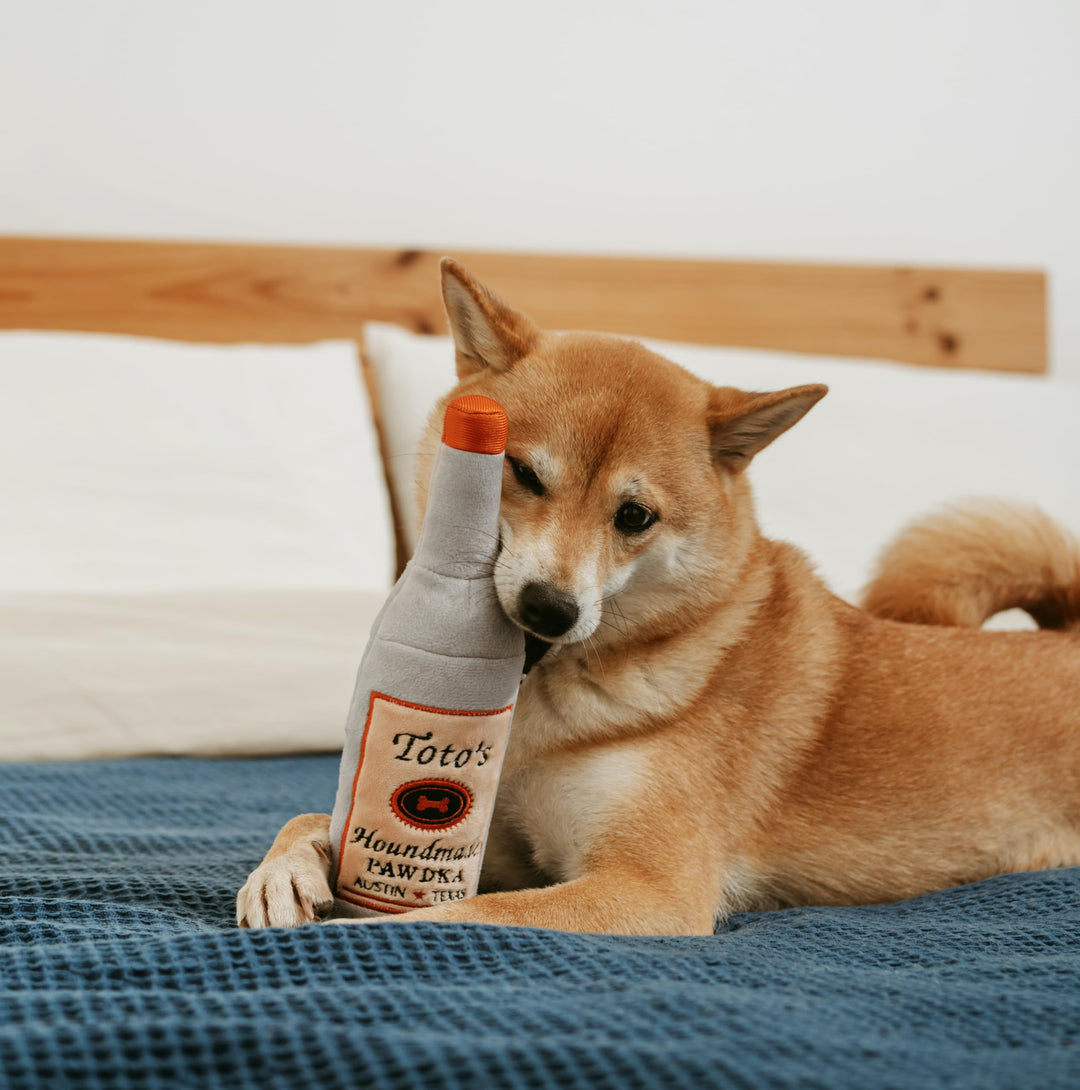 Toto&#39;s Plush Squeaky Crinkle Dog Toy - Funny Gifts for Medium, Small and Large Dogs - Cute Stuffed Toys for Dog Birthdays