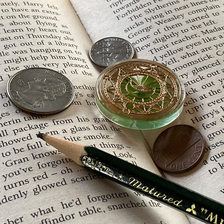 Real Four Leaf Clover Good Luck Pocket Token, Preserved, 1.25”, Including Metal Ornament (Magic Circle of The Moon)