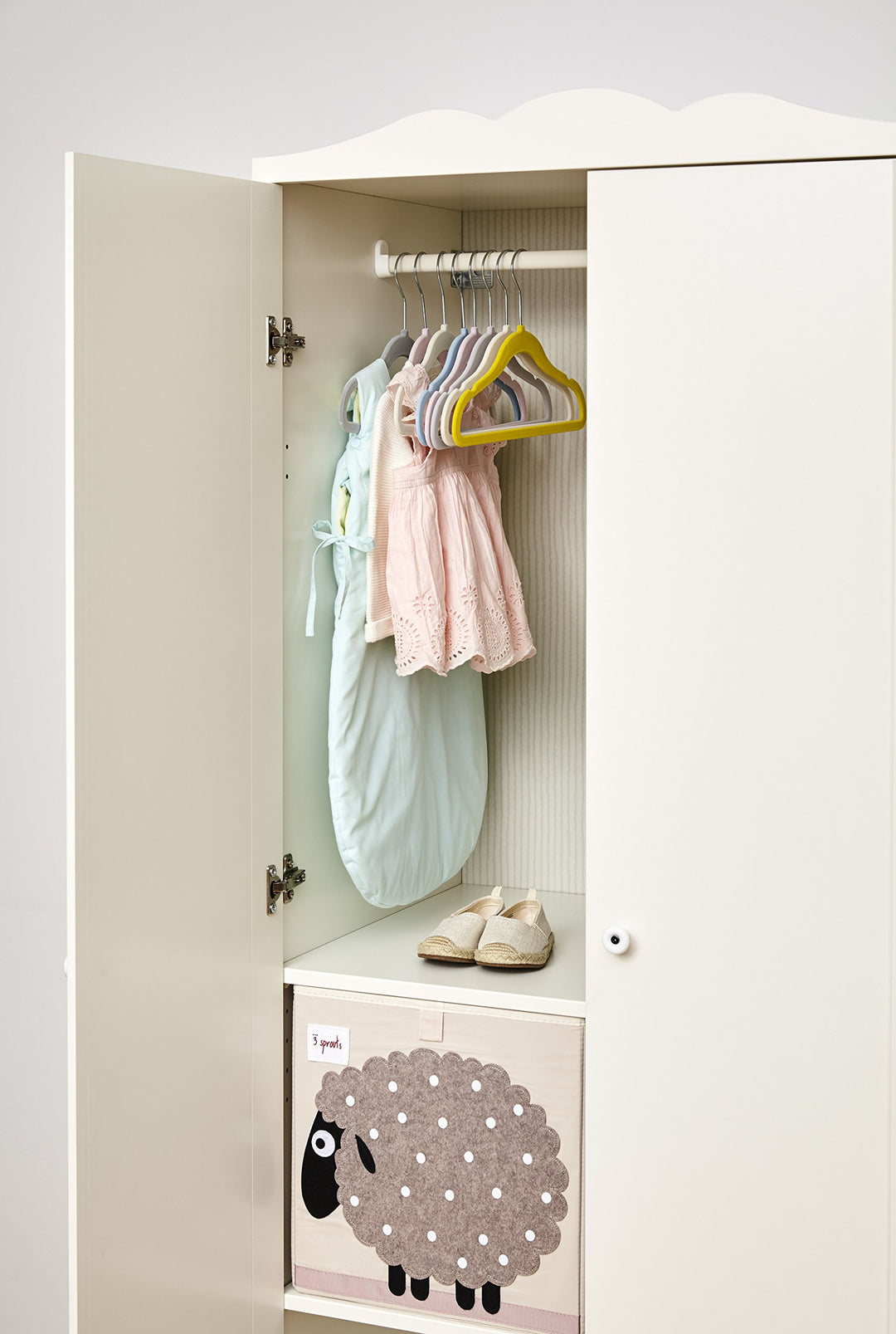 3 Sprouts Baby Hangers – Velvet Closet Clothes Organizers for Nursery, 10 Pack