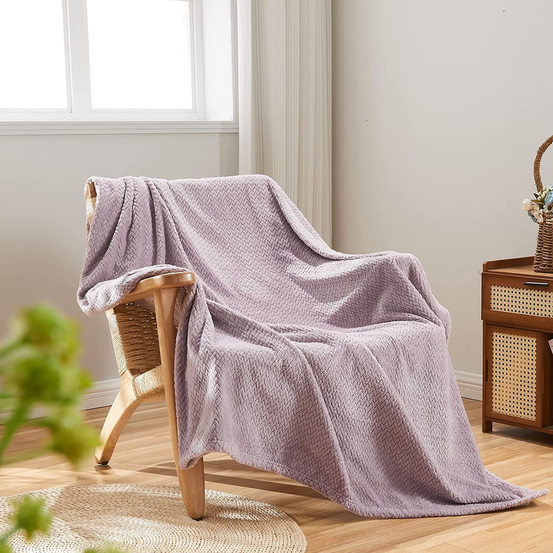 Super Soft Throw Blanket Light Purple Premium Silky Flannel Fleece Leaves Pattern Lightweight Bed Blanket All Season Use (Light Purple, Throw(50x60))