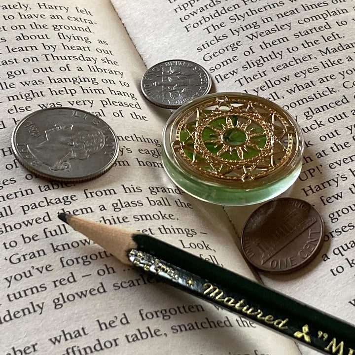 Real Four Leaf Clover Good Luck Pocket Token, Preserved, 1.25”, Including Metal Ornament (Magic Circle of The Sun)