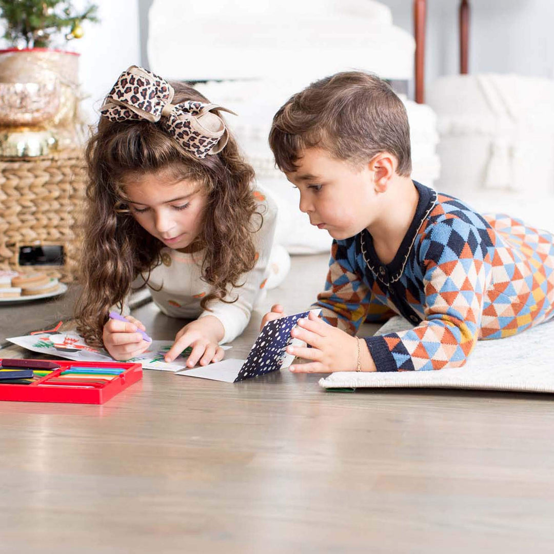 Melissa &amp; Doug Triangular Crayons - 24-Pack in Flip-Top Case, Non-Roll