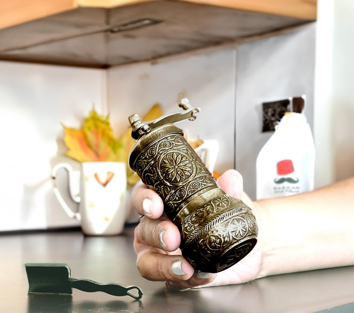 Turkish Pepper Mill Grinder Refillable Spice 4.2 Manual Crank Handle (Antique Gold)