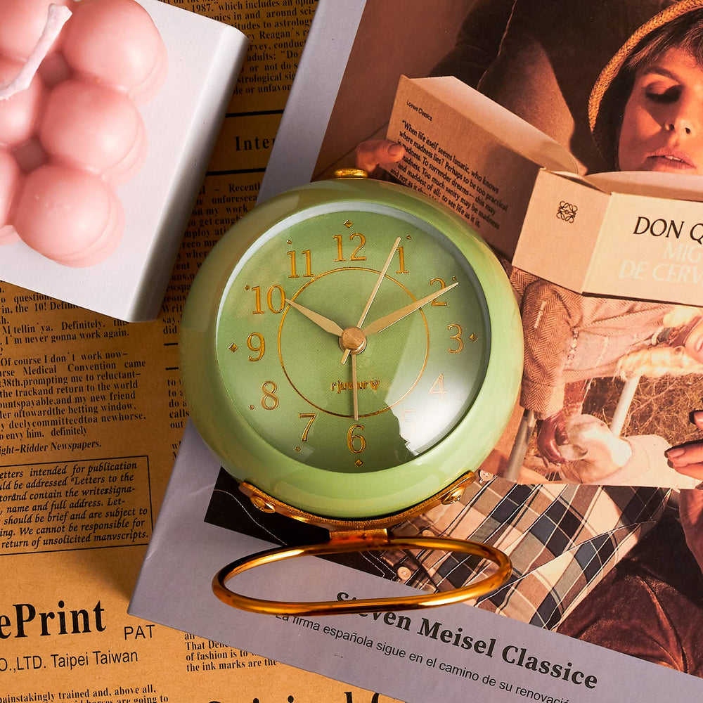 Metal Desk Clock, Retro Bedroom Table Vintage Analog Alarm Clock, Silent Non-Ticking Gold Clock, Bedside Décor(Olive-Green)