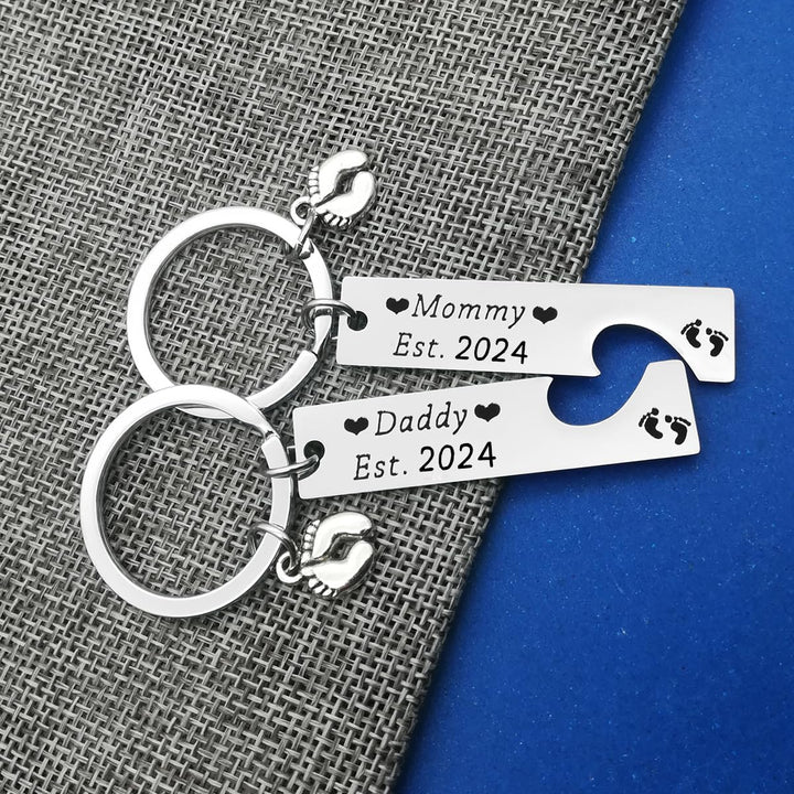 Pregnancy Announcement Gifts Mommy and Daddy Est 2024 Keychain Set New Parents Gift Mom to be Gift Parents to be Keyrings First Time Dad Gifts New Mom Jewelry