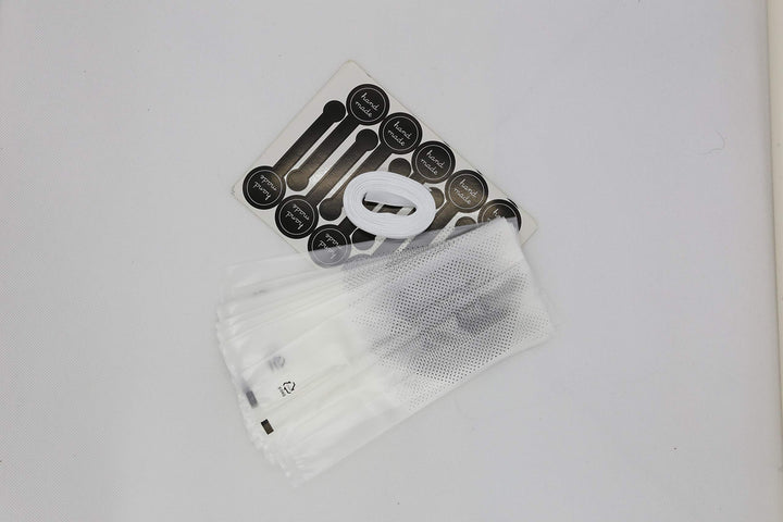 SAILING-GO 100 pcs./Pack Translucent Plastic Bags for Cookie,Cake,Chocolate,Candy,Snack Wrapping Good for Bakery Party with Stickers