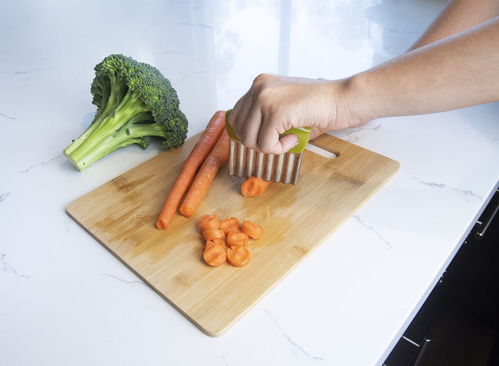 Crinkle Cutter Kitchen Knife for Vegetables, Stainless Steel Blade, Colors May Vary, 1 Count