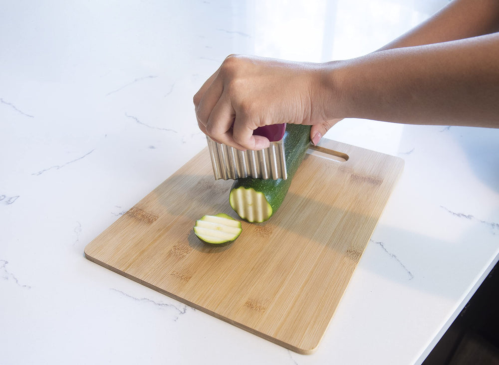 Crinkle Cutter Kitchen Knife for Vegetables, Stainless Steel Blade, Colors May Vary, 1 Count