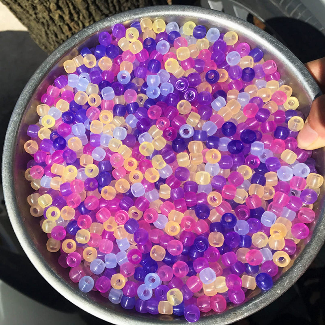 maney 600 Pieces UV Beads Multi Color Changing UV Reactive Plastic Pony Beads Glow in The Dark