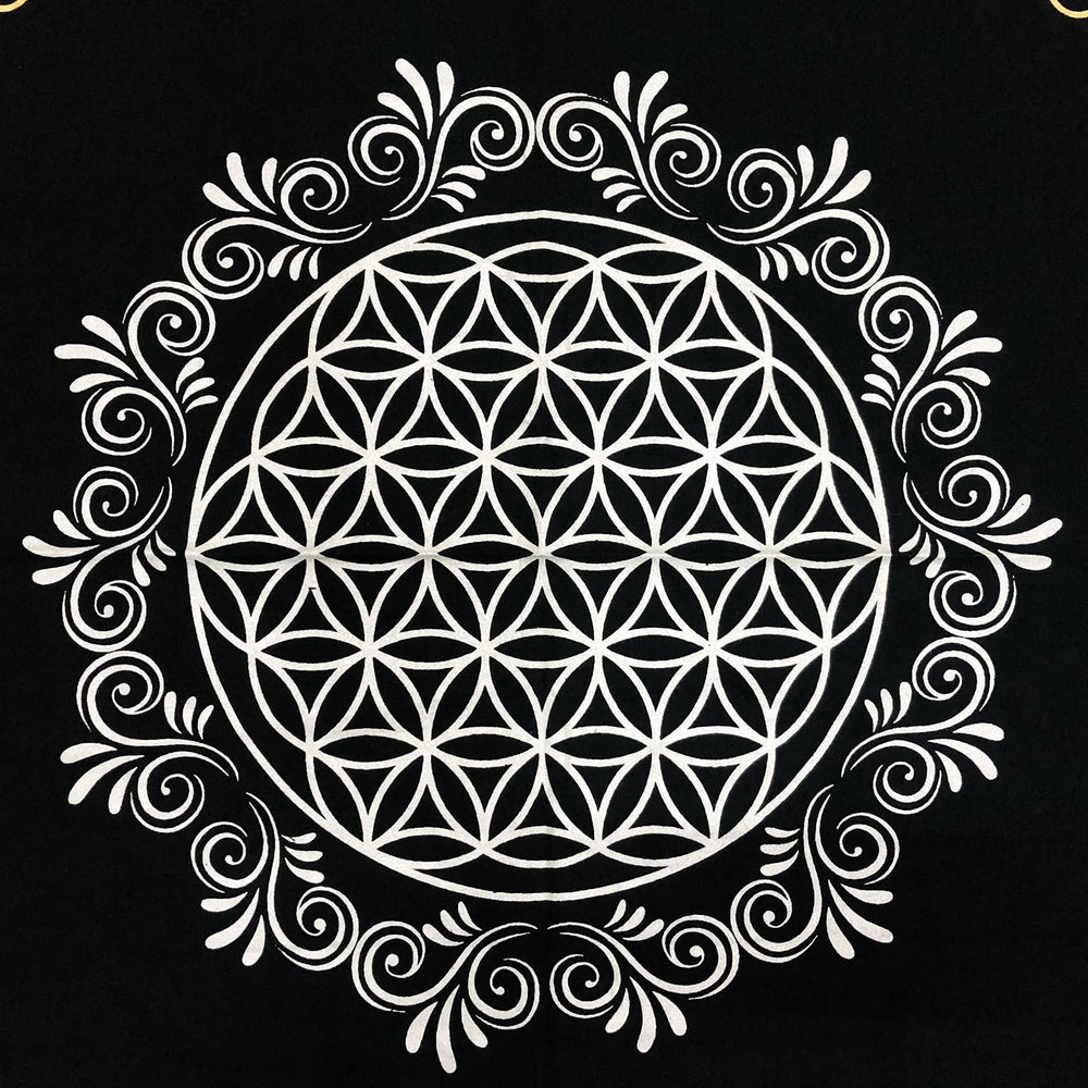 Altar Cloth Tarot Cards Table Napkins Witchcraft Supplies Black Gold Tablecloth Square Alter Pagan Spiritual Celestial Deck Cloth with Fringes, Flower of Life, 36x36 Inches