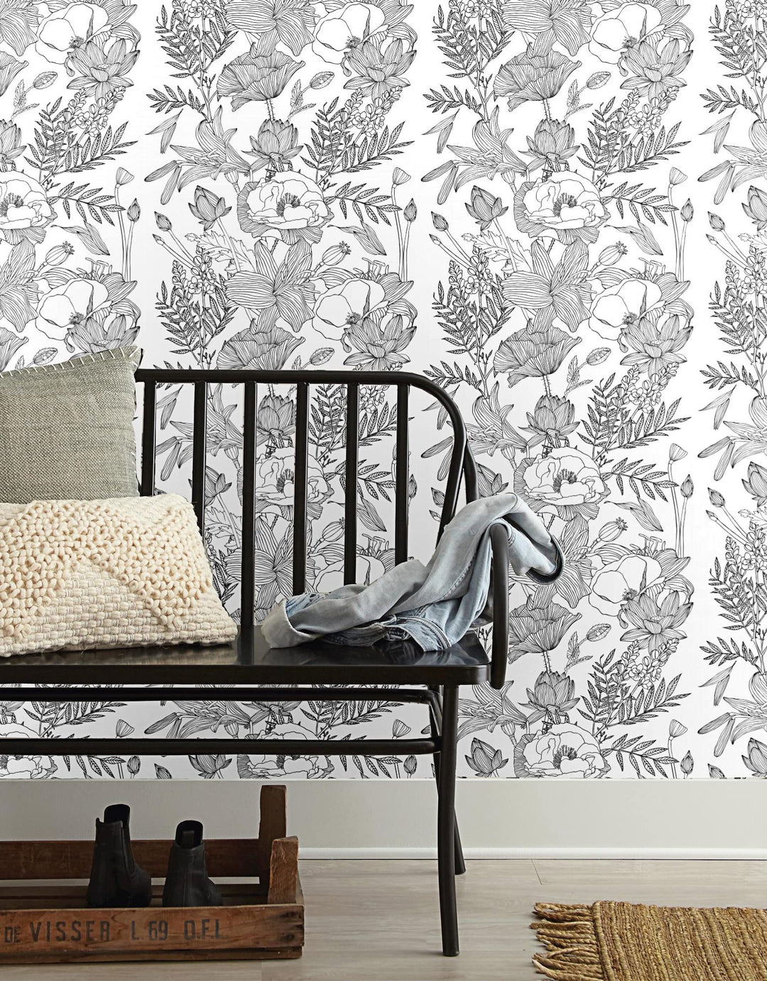 Black White Elegant Modern Lotus Lily Leaf Peel and Stick Wallpaper Self-Adhesive Prepasted Wallpaper Wall Mural Wall Decor (17.7“x118”, Black/White)