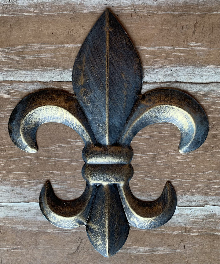 8 Metal Fleur De Lis Wall Plaque/Art with hanger - Rustic Creole Tuscan Decor (Weathered Bronze)