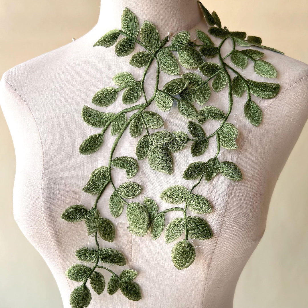 Mirror Pair Green Forest Leaves Applique Lace Vine Moti