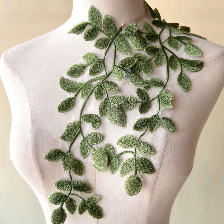 Mirror Pair Green Forest Leaves Applique Lace Vine Moti