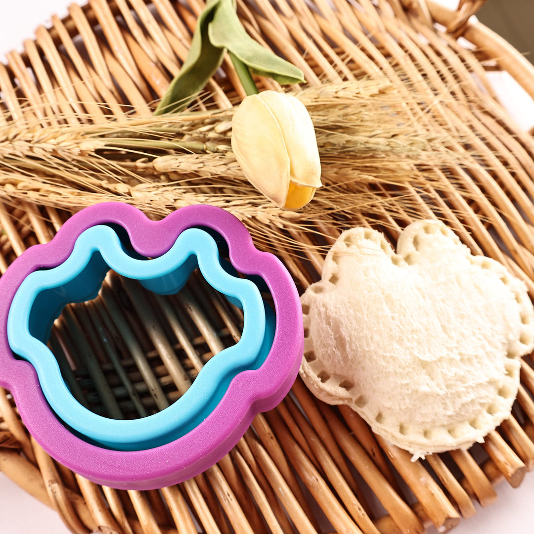 Sandwich Cutters and Sealers, Bread Sandwich Decruster Pancake Maker DIY Cookie Cutters for Kids Bento -Shapes Include Heart, Star, Dinosaur, Paw Print &amp; Unicorn