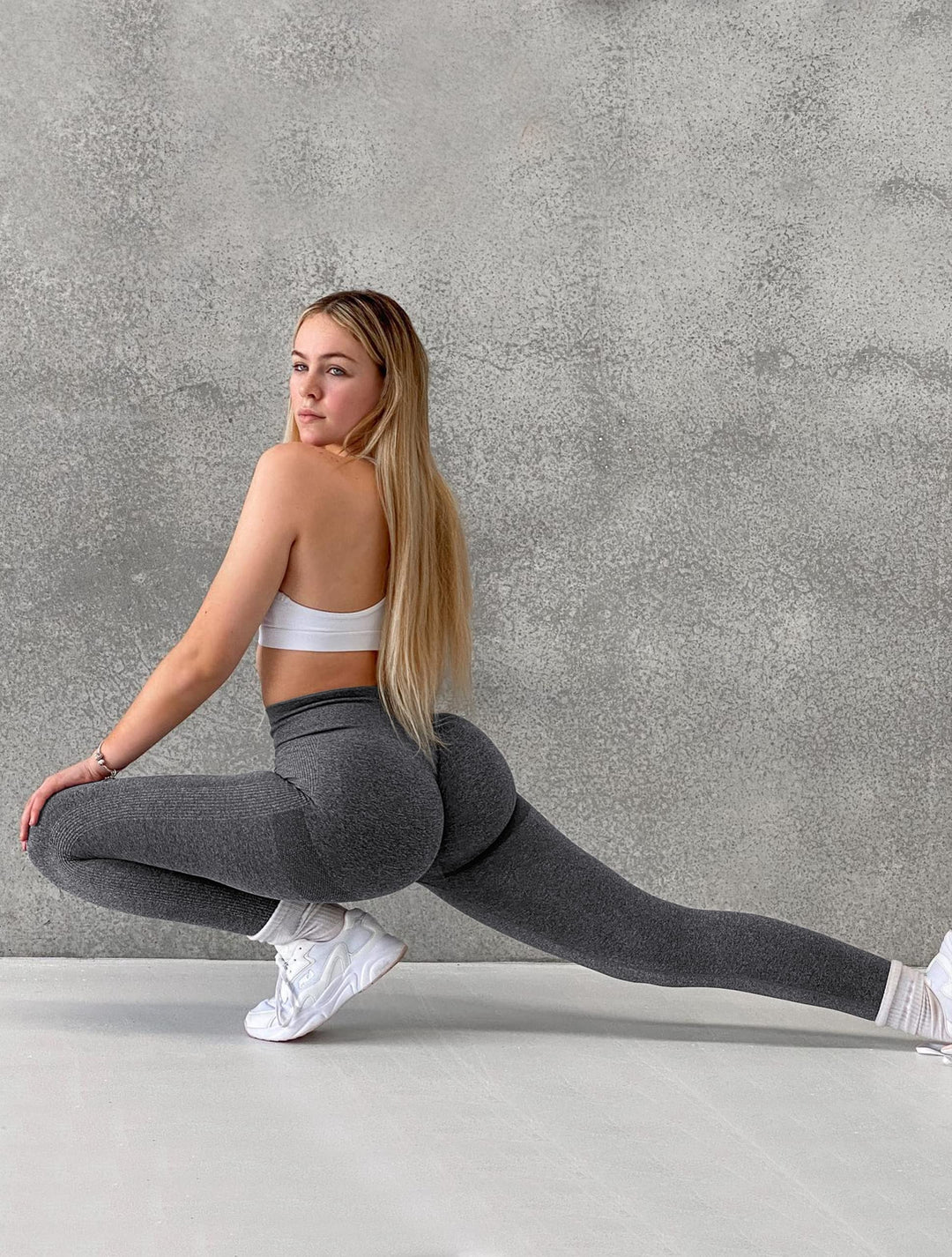 Smile Contour Dark Grey Seamless Leggings for Women High Waist Butt Lift Workout Yoga Pants Scrunch Booty Gym Tights