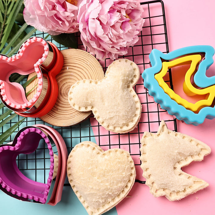 Sandwich Cutters and Sealers, Bread Sandwich Decruster Pancake Maker DIY Cookie Cutters for Kids Bento -Shapes Include Heart, Star, Dinosaur, Paw Print &amp; Unicorn