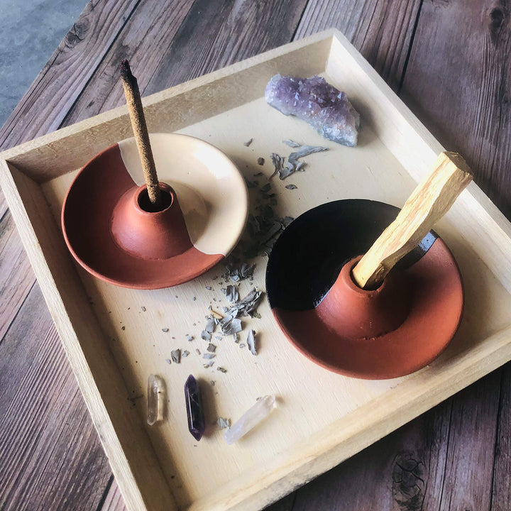 Clay Palo Santo Holder and 5 Genuine Palo Santo Sticks (Tan)